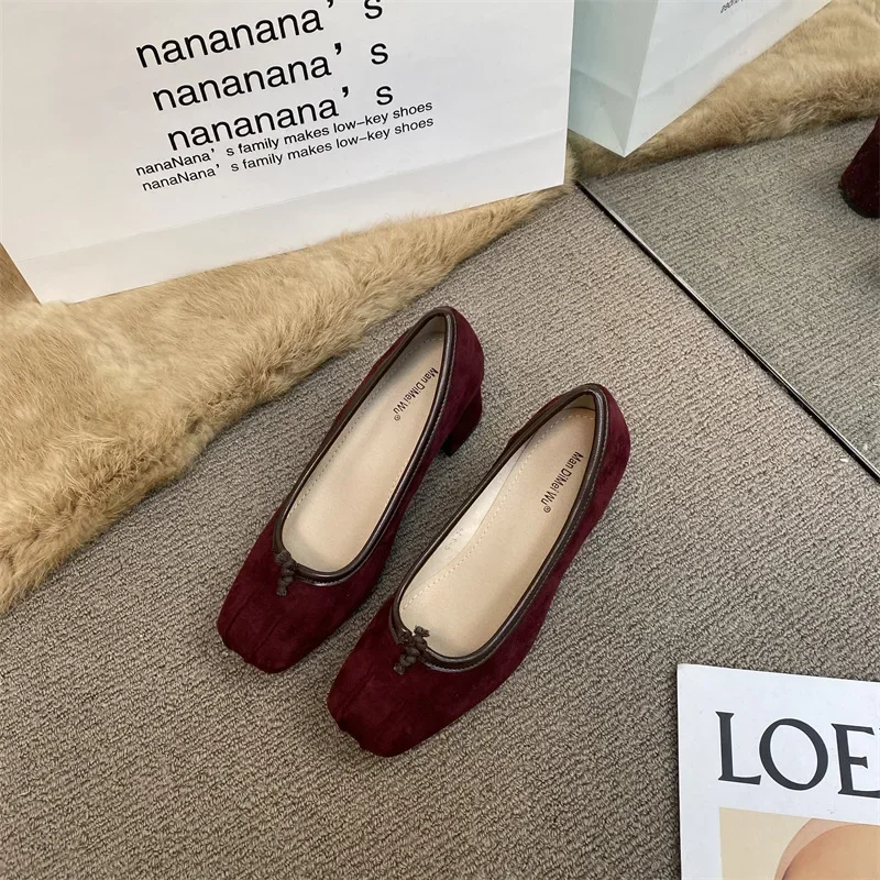 2025 Spring And Autumn New Style Flat Mouth Single Shoe Vintage High Heel Milk Shoe Commuting Velvet Surface Mary Jane Shoe