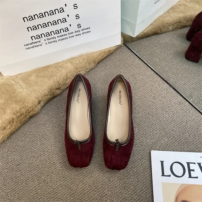 2025 Spring And Autumn New Style Flat Mouth Single Shoe Vintage High Heel Milk Shoe Commuting Velvet Surface Mary Jane Shoe