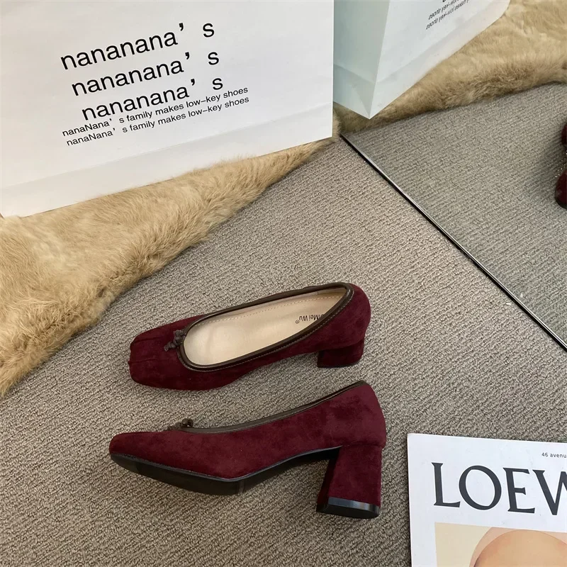 2025 Spring And Autumn New Style Flat Mouth Single Shoe Vintage High Heel Milk Shoe Commuting Velvet Surface Mary Jane Shoe