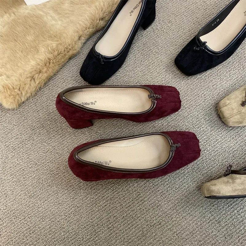 2025 Spring And Autumn New Style Flat Mouth Single Shoe Vintage High Heel Milk Shoe Commuting Velvet Surface Mary Jane Shoe
