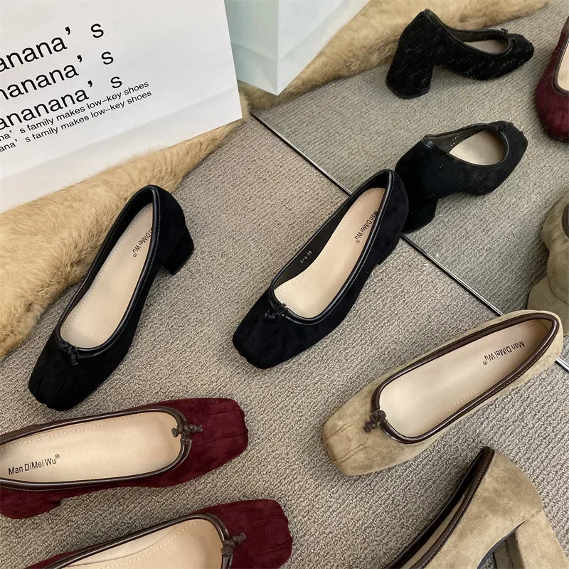 2025 Spring And Autumn New Style Flat Mouth Single Shoe Vintage High Heel Milk Shoe Commuting Velvet Surface Mary Jane Shoe