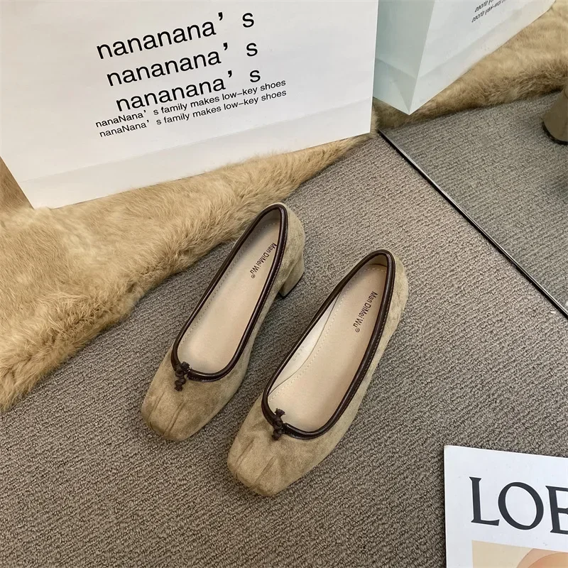 2025 Spring And Autumn New Style Flat Mouth Single Shoe Vintage High Heel Milk Shoe Commuting Velvet Surface Mary Jane Shoe