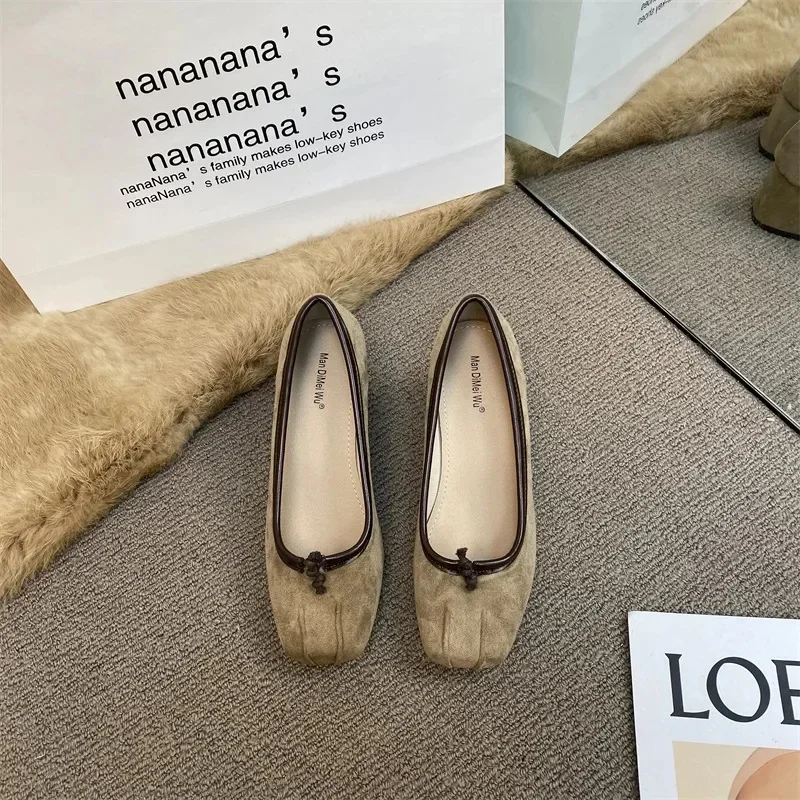 2025 Spring And Autumn New Style Flat Mouth Single Shoe Vintage High Heel Milk Shoe Commuting Velvet Surface Mary Jane Shoe