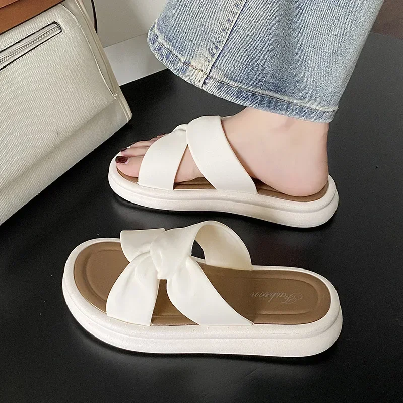 Fashionable Summer Women's Slippers Pearl Casual Beach Shoes Indoor Anti-Slip Outerwear Home Use PVC Sole Female Footwear