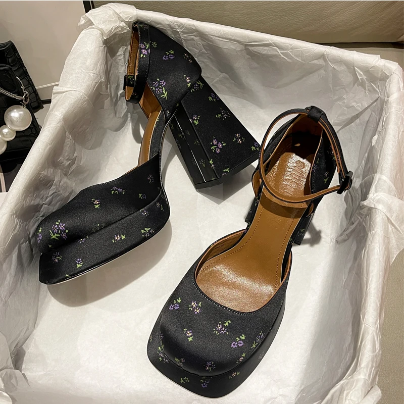 Luxury Flower Print Satin Silk Platform Mary Janes Women 90mm High Heel Ankle Strap Pumps Ladies Trendy Brand Shoes Luxury Flower Print Satin Silk Platform Mary Janes Women 90mm High Heel Ankle Strap Pumps Ladies Trendy Brand Shoes