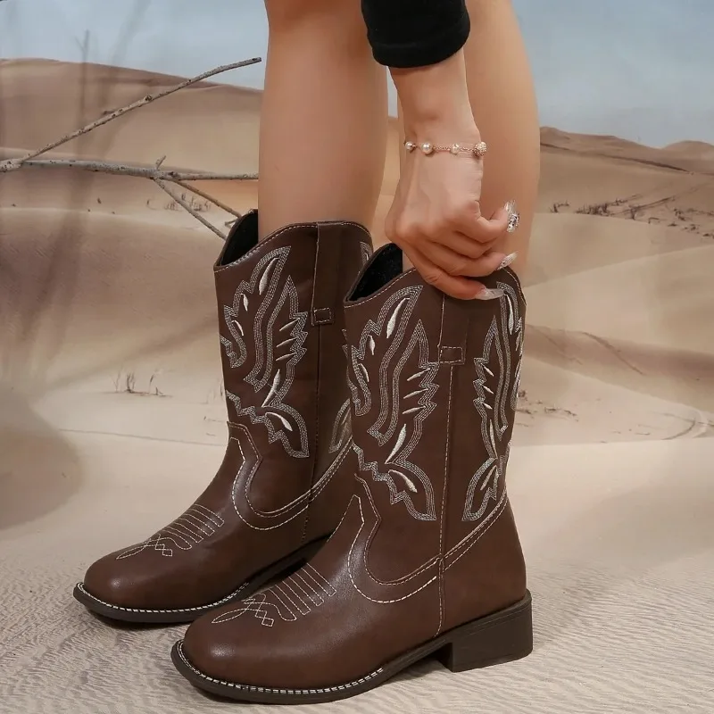 Large Size Embroidered Western Cowboy Boots Women's Autumn Winter V-notch Chunky Heel Short Boots Pure Color Totem