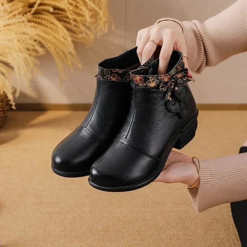 Top Layer Cowhide Short Boots Women’s Autumn Winter New Style Retro Ethnic Splicing Thick Heel Buckle Versatile Booties Top Layer Cowhide Short Boots Women's Autumn Winter New Style Retro Ethnic Splicing Thick Heel Buckle Versatile Booties
