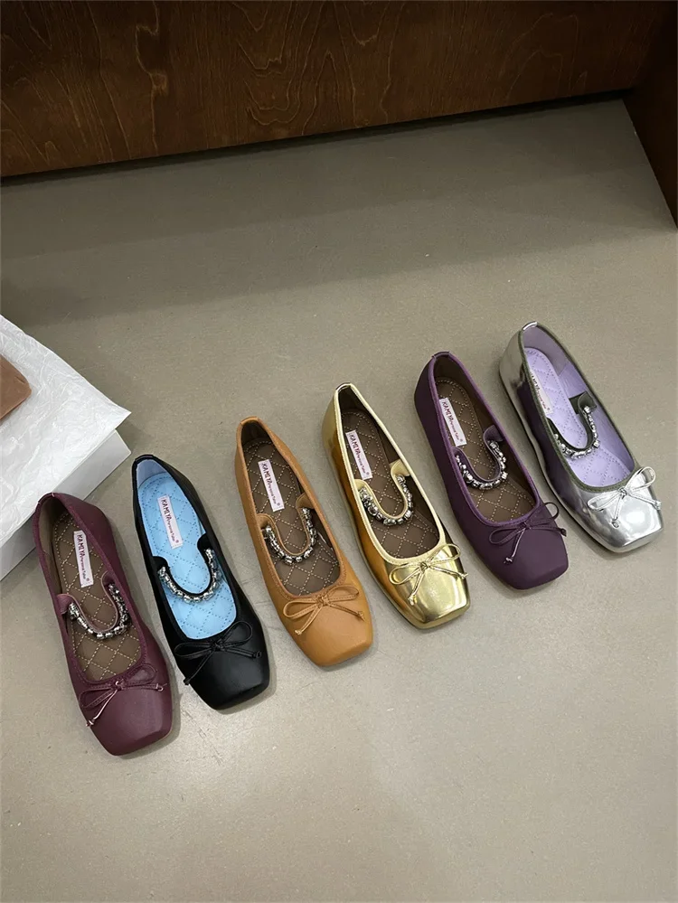 Metal Rhinestone Chain Ballet Flat Shoes Square Bow Single Shoes French Mary Jane Silver Shiny Leather Woman Flat Sandals 35-40 Metal Rhinestone Chain Ballet Flat Shoes Square Bow Single Shoes French Mary Jane Silver Shiny Leather Woman Flat Sandals 35-40