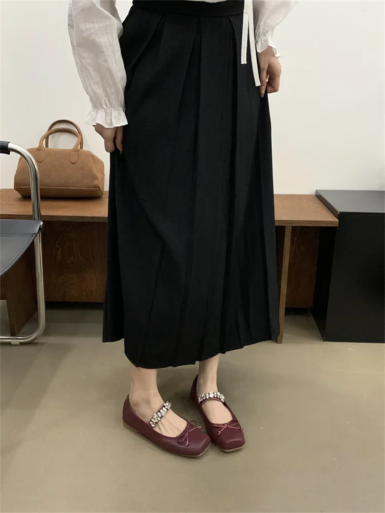 Metal Rhinestone Chain Ballet Flat Shoes Square Bow Single Shoes French Mary Jane Silver Shiny Leather Woman Flat Sandals 35-40 Metal Rhinestone Chain Ballet Flat Shoes Square Bow Single Shoes French Mary Jane Silver Shiny Leather Woman Flat Sandals 35-40