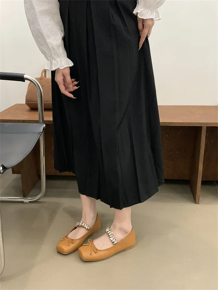 Metal Rhinestone Chain Ballet Flat Shoes Square Bow Single Shoes French Mary Jane Silver Shiny Leather Woman Flat Sandals 35-40 Metal Rhinestone Chain Ballet Flat Shoes Square Bow Single Shoes French Mary Jane Silver Shiny Leather Woman Flat Sandals 35-40