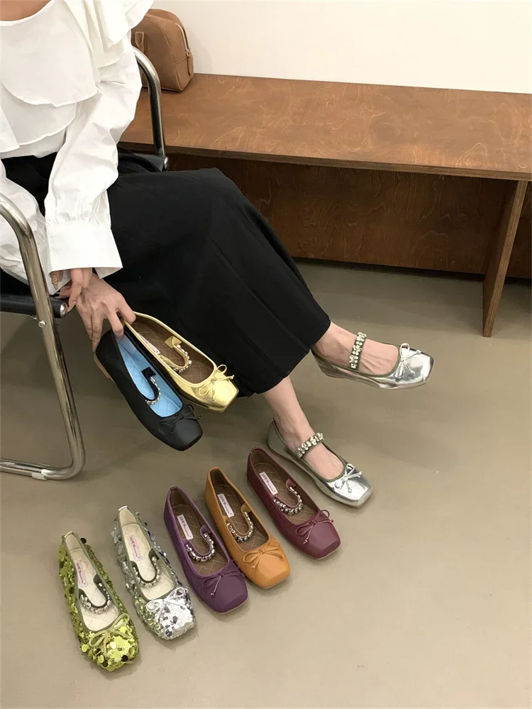 Metal Rhinestone Chain Ballet Flat Shoes Square Bow Single Shoes French Mary Jane Silver Shiny Leather Woman Flat Sandals 35-40 Metal Rhinestone Chain Ballet Flat Shoes Square Bow Single Shoes French Mary Jane Silver Shiny Leather Woman Flat Sandals 35-40