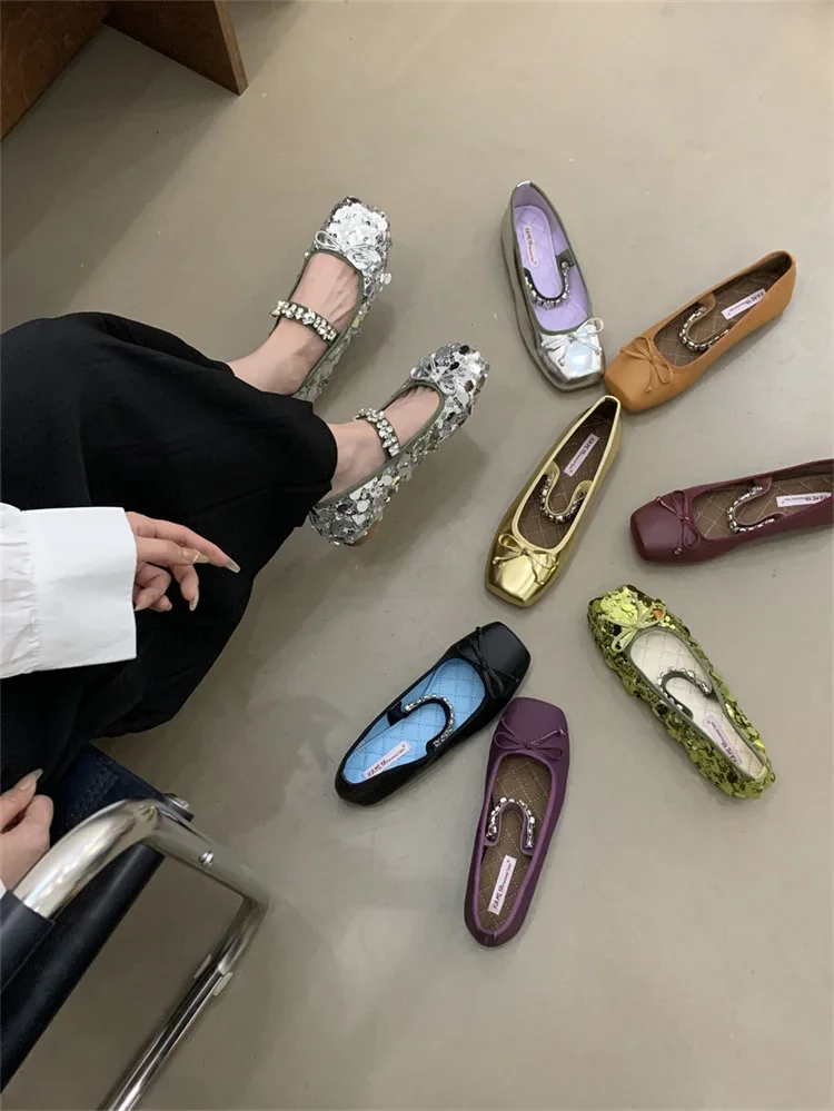Metal Rhinestone Chain Ballet Flat Shoes Square Bow Single Shoes French Mary Jane Silver Shiny Leather Woman Flat Sandals 35-40 Metal Rhinestone Chain Ballet Flat Shoes Square Bow Single Shoes French Mary Jane Silver Shiny Leather Woman Flat Sandals 35-40