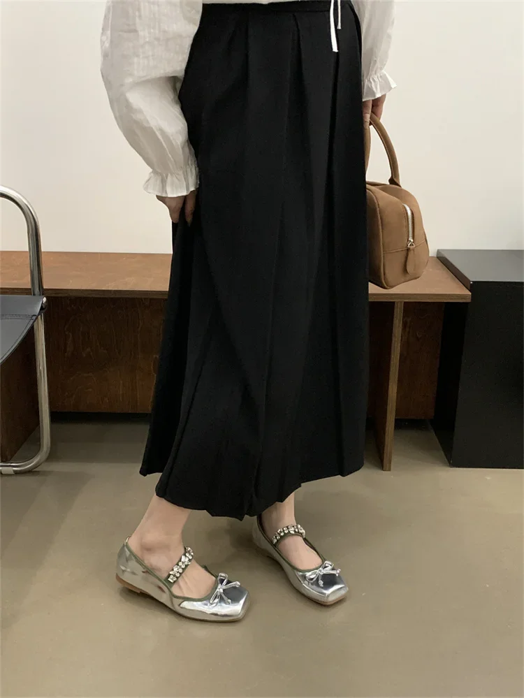 Metal Rhinestone Chain Ballet Flat Shoes Square Bow Single Shoes French Mary Jane Silver Shiny Leather Woman Flat Sandals 35-40 Metal Rhinestone Chain Ballet Flat Shoes Square Bow Single Shoes French Mary Jane Silver Shiny Leather Woman Flat Sandals 35-40