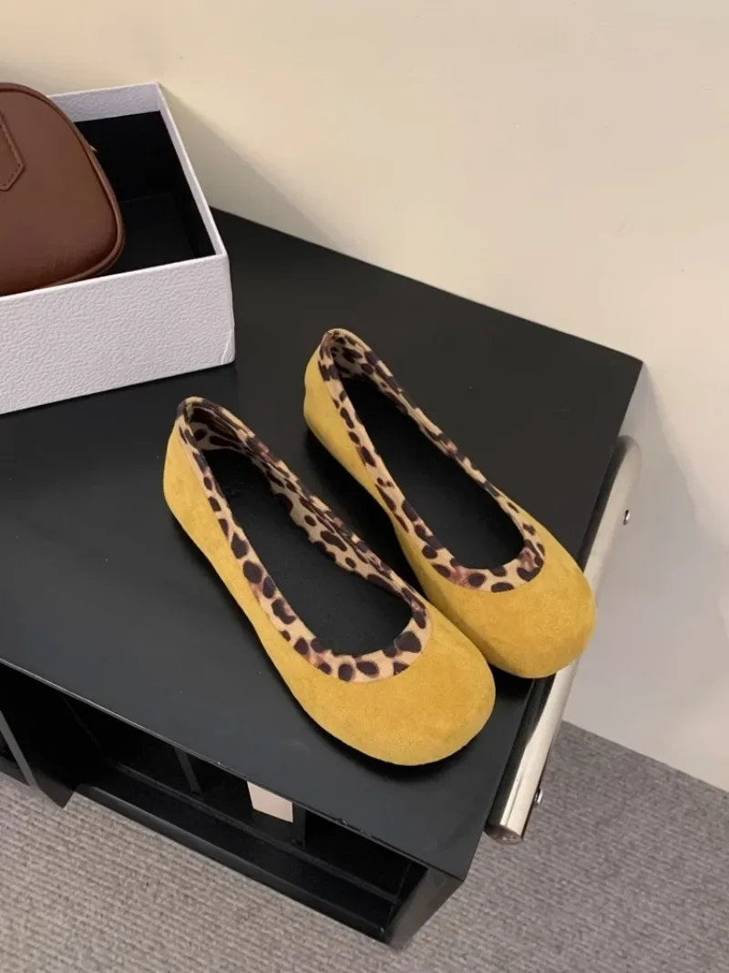 2025 Ladies Shoes Shallow Women's Flats Fashion Round Toe Casual Flat Shoes New Color Matching Flat Slip on Solid Zapatos