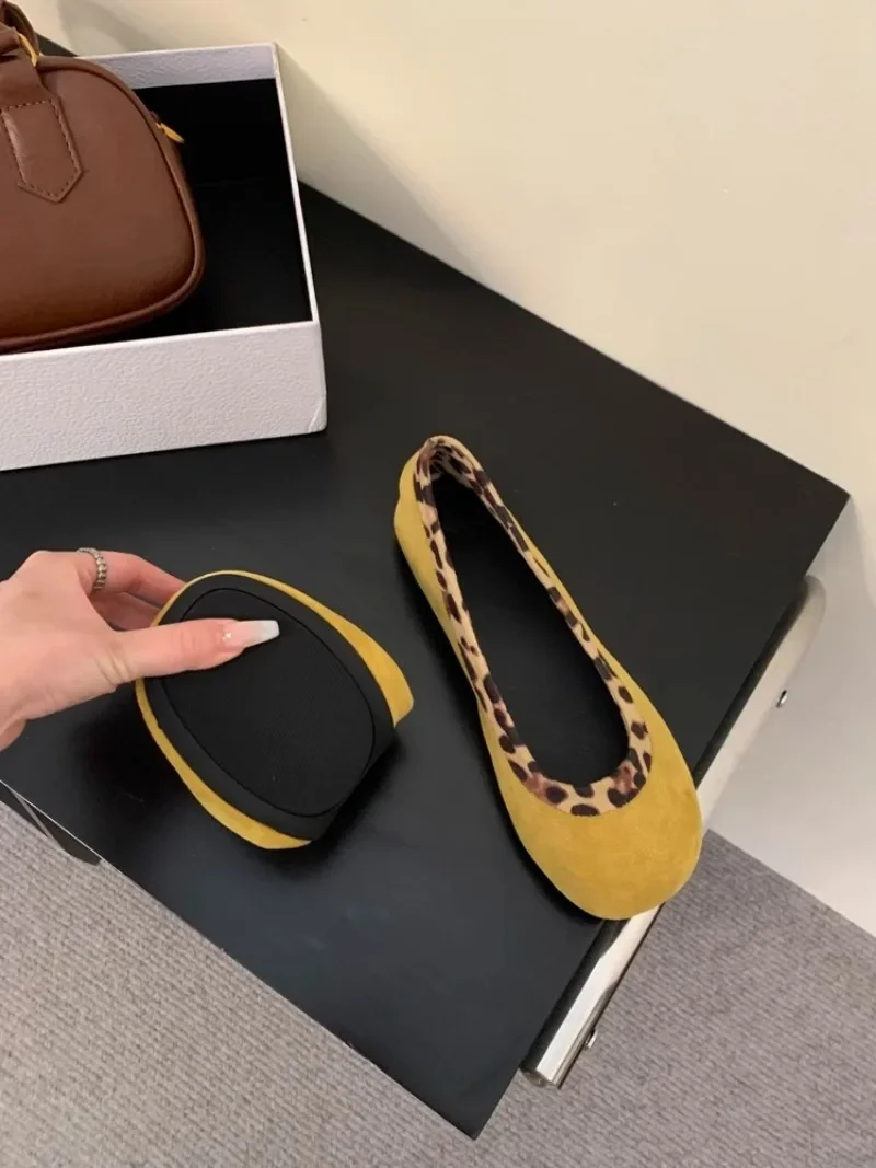 2025 Ladies Shoes Shallow Women's Flats Fashion Round Toe Casual Flat Shoes New Color Matching Flat Slip on Solid Zapatos