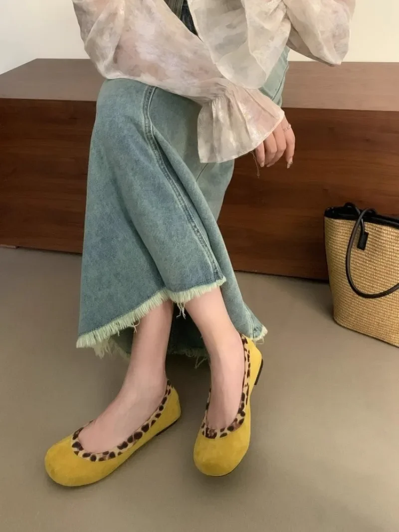 2025 Ladies Shoes Shallow Women's Flats Fashion Round Toe Casual Flat Shoes New Color Matching Flat Slip on Solid Zapatos