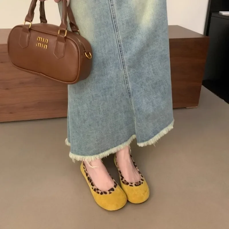 2025 Ladies Shoes Shallow Women's Flats Fashion Round Toe Casual Flat Shoes New Color Matching Flat Slip on Solid Zapatos