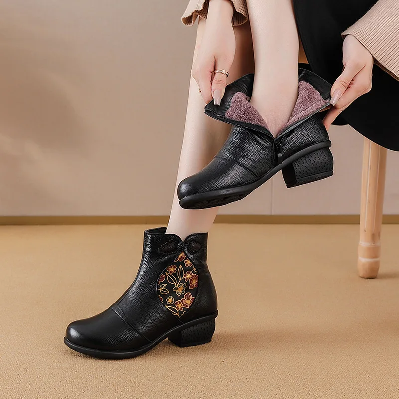 New Plus Size 42 Real Leather Boots Women Handmade Keep Warm Shoes Winter Woman Plush Ankle Boots Elderly Lady Low Heel Booties