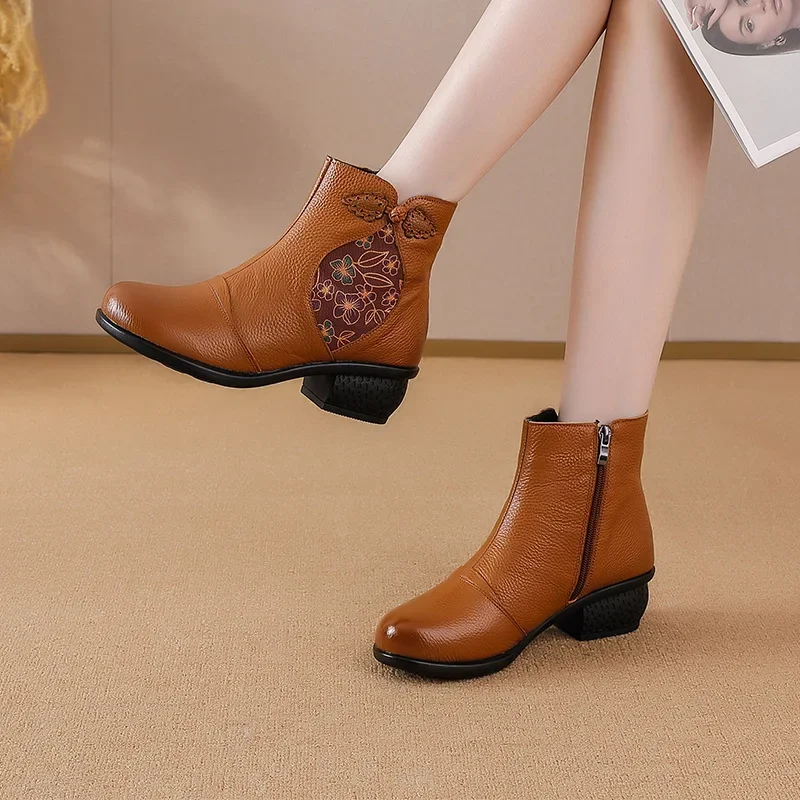 New Plus Size 42 Real Leather Boots Women Handmade Keep Warm Shoes Winter Woman Plush Ankle Boots Elderly Lady Low Heel Booties