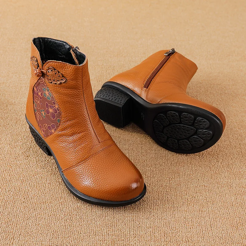 New Plus Size 42 Real Leather Boots Women Handmade Keep Warm Shoes Winter Woman Plush Ankle Boots Elderly Lady Low Heel Booties