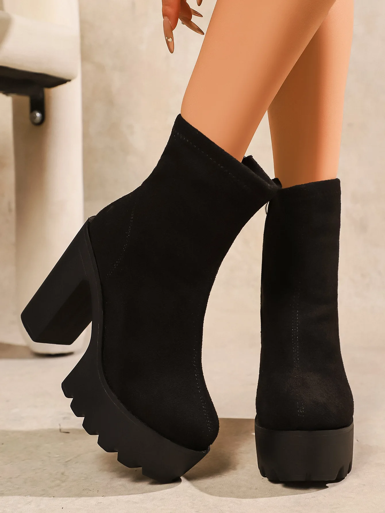 Women's Autumn /winter New Waterproof Platform Thick Heel Super High Heels Women's Boots Suede Warm Short Boots Low Boots Women's Autumn /winter New Waterproof Platform Thick Heel Super High Heels Women's Boots Suede Warm Short Boots Low Boots