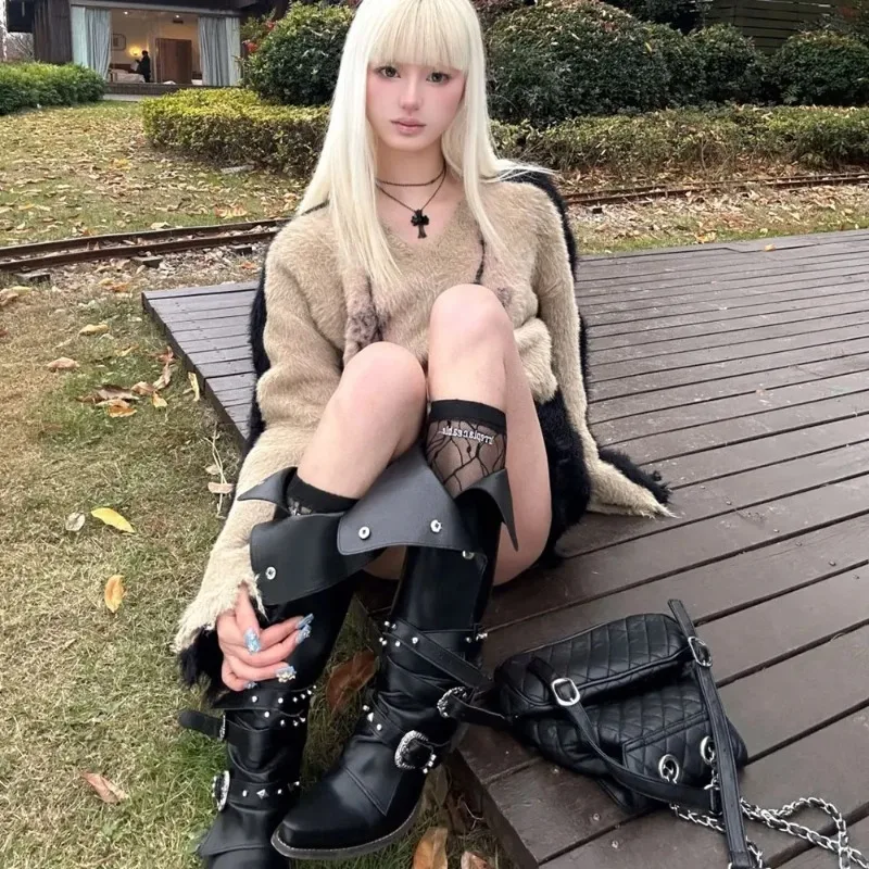 Wasteland Punk style Gothic Black Vintage Motorcycles Boots for Women Pointy Toe Rivets Western Boot Shoes