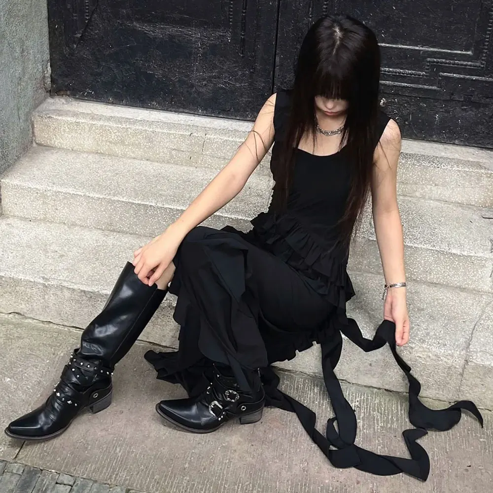 Wasteland Punk style Gothic Black Vintage Motorcycles Boots for Women Pointy Toe Rivets Western Boot Shoes