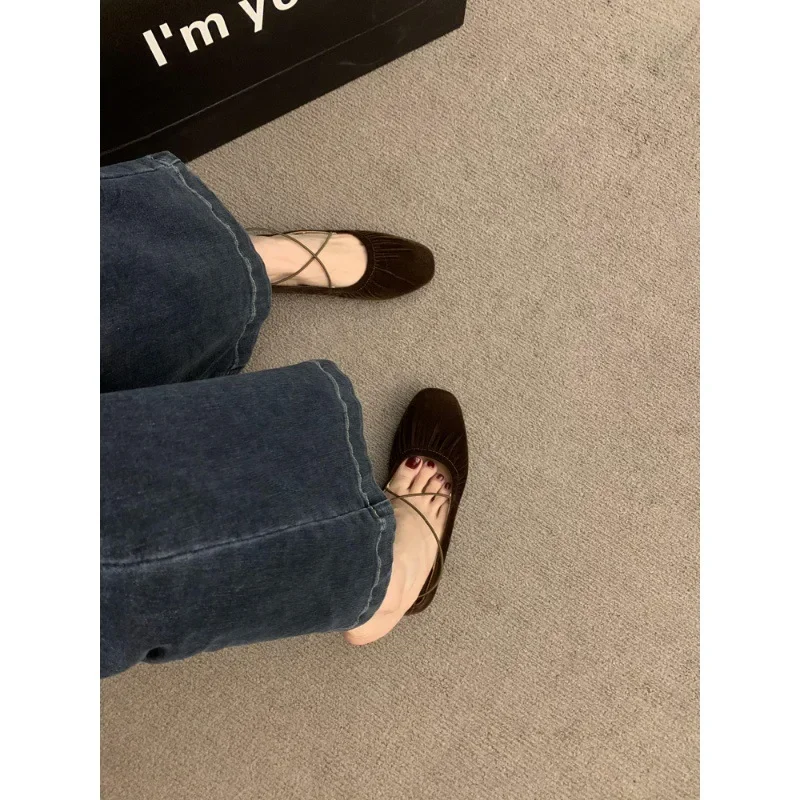 French Style Vintage Red Single Shoe Women’s 2025 New Cross Strap Soft Bottom Ballet Dance Mary Sandals Rubber Mater French Style Vintage Red Single Shoe Women's 2025 New Cross Strap Soft Bottom Ballet Dance Mary Sandals Rubber Mater