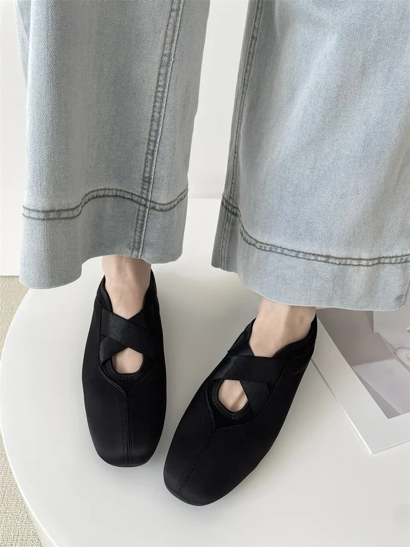 2025 New Women's Ballet Slippers Pink Soft Sole Shallow Heel Round Head Fiberglass Fabric Retro Style Low Heel