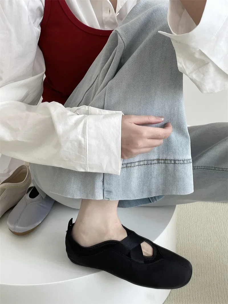 2025 New Women's Ballet Slippers Pink Soft Sole Shallow Heel Round Head Fiberglass Fabric Retro Style Low Heel