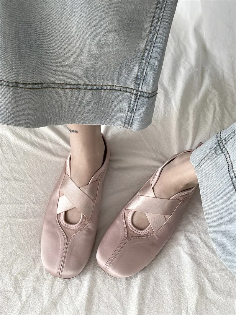 2025 New Women's Ballet Slippers Pink Soft Sole Shallow Heel Round Head Fiberglass Fabric Retro Style Low Heel