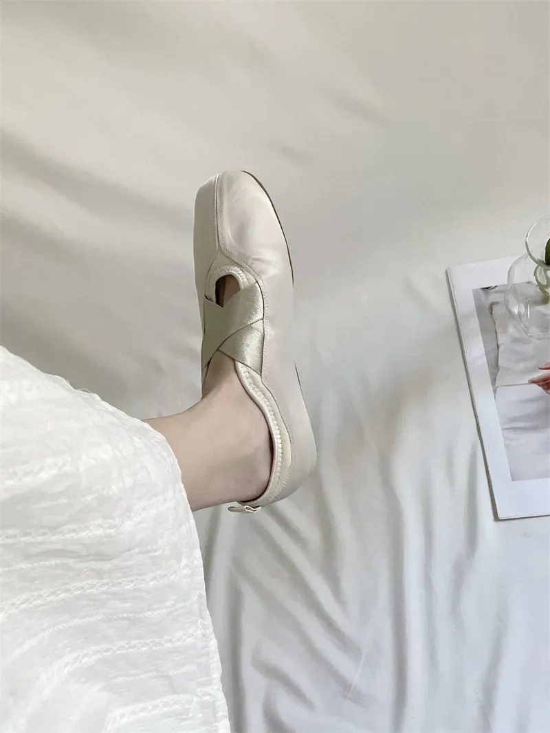 2025 New Women's Ballet Slippers Pink Soft Sole Shallow Heel Round Head Fiberglass Fabric Retro Style Low Heel