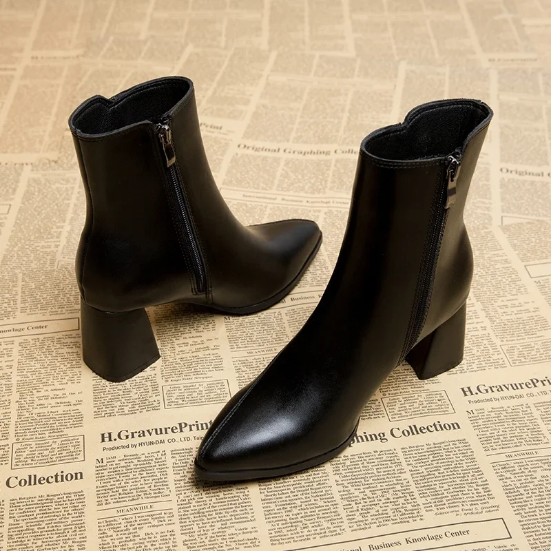 Spring and Autumn New British Style Thin and Thin Women's Boots Pointed Toe Thin Side Zipper Black Nude Boots Women
