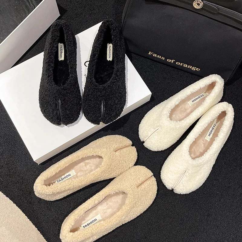 Round Toe Casual Woman Shoe Autumn Loafers Fur Shallow Mouth Boat New Fall Moccasin Flock Buckle Strap Leisure Rubber Solid Mary