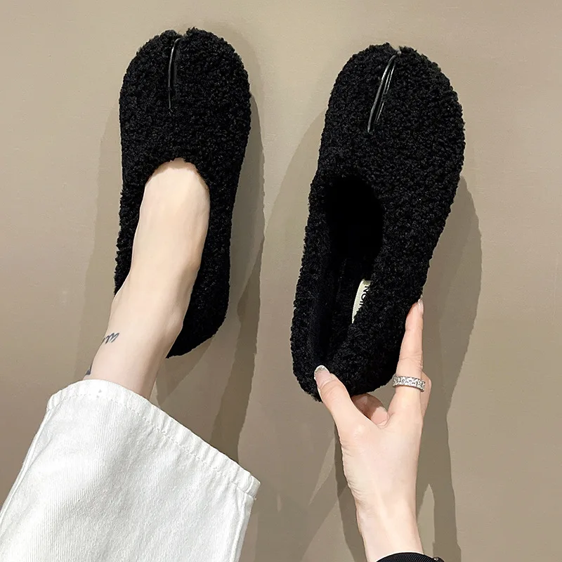 Round Toe Casual Woman Shoe Autumn Loafers Fur Shallow Mouth Boat New Fall Moccasin Flock Buckle Strap Leisure Rubber Solid Mary