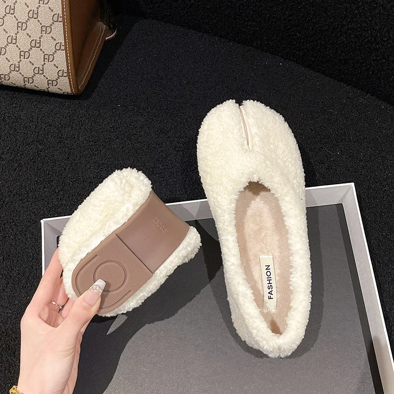 Round Toe Casual Woman Shoe Autumn Loafers Fur Shallow Mouth Boat New Fall Moccasin Flock Buckle Strap Leisure Rubber Solid Mary