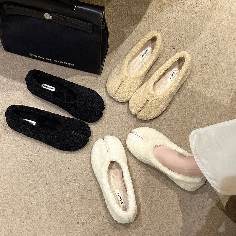 Round Toe Casual Woman Shoe Autumn Loafers Fur Shallow Mouth Boat New Fall Moccasin Flock Buckle Strap Leisure Rubber Solid Mary