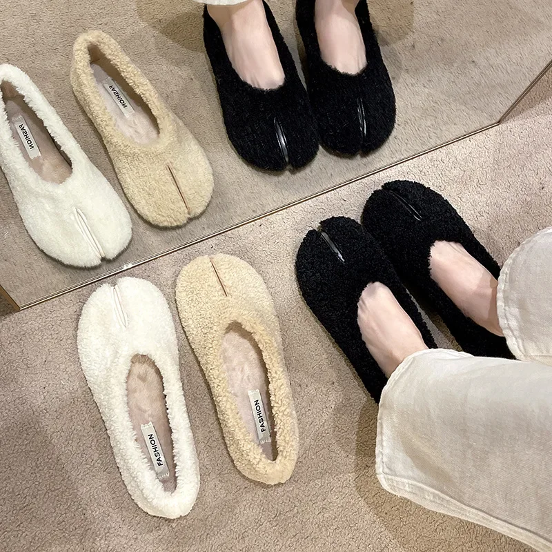 Round Toe Casual Woman Shoe Autumn Loafers Fur Shallow Mouth Boat New Fall Moccasin Flock Buckle Strap Leisure Rubber Solid Mary