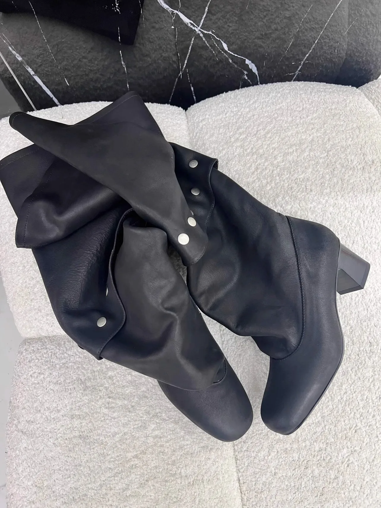 Retro Pleated Autumn Winter Women's Fashion Boots Belt Buckle Long Boots Flat Heel Round Toe Women's Boots Roman Style