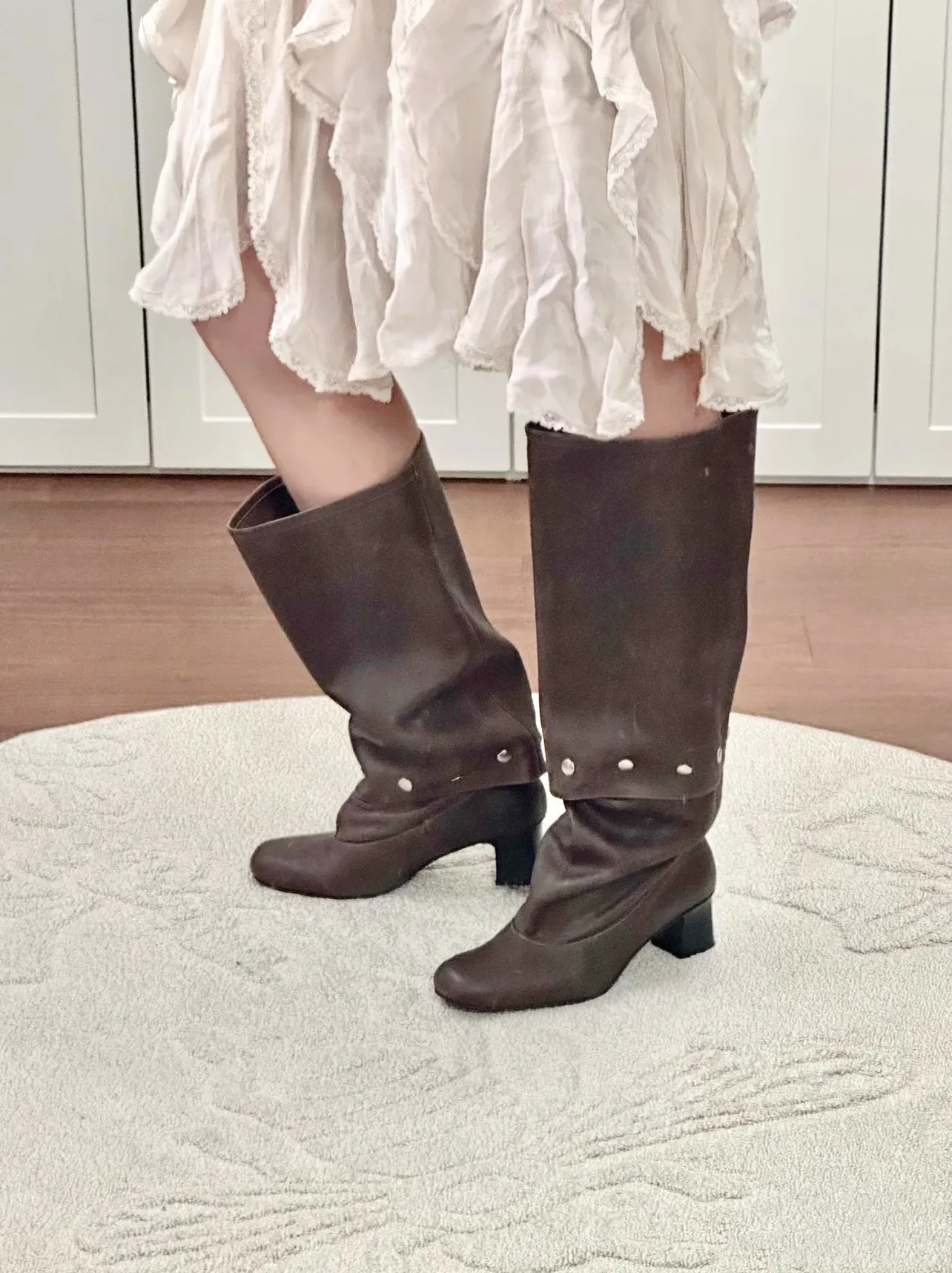 Retro Pleated Autumn Winter Women's Fashion Boots Belt Buckle Long Boots Flat Heel Round Toe Women's Boots Roman Style