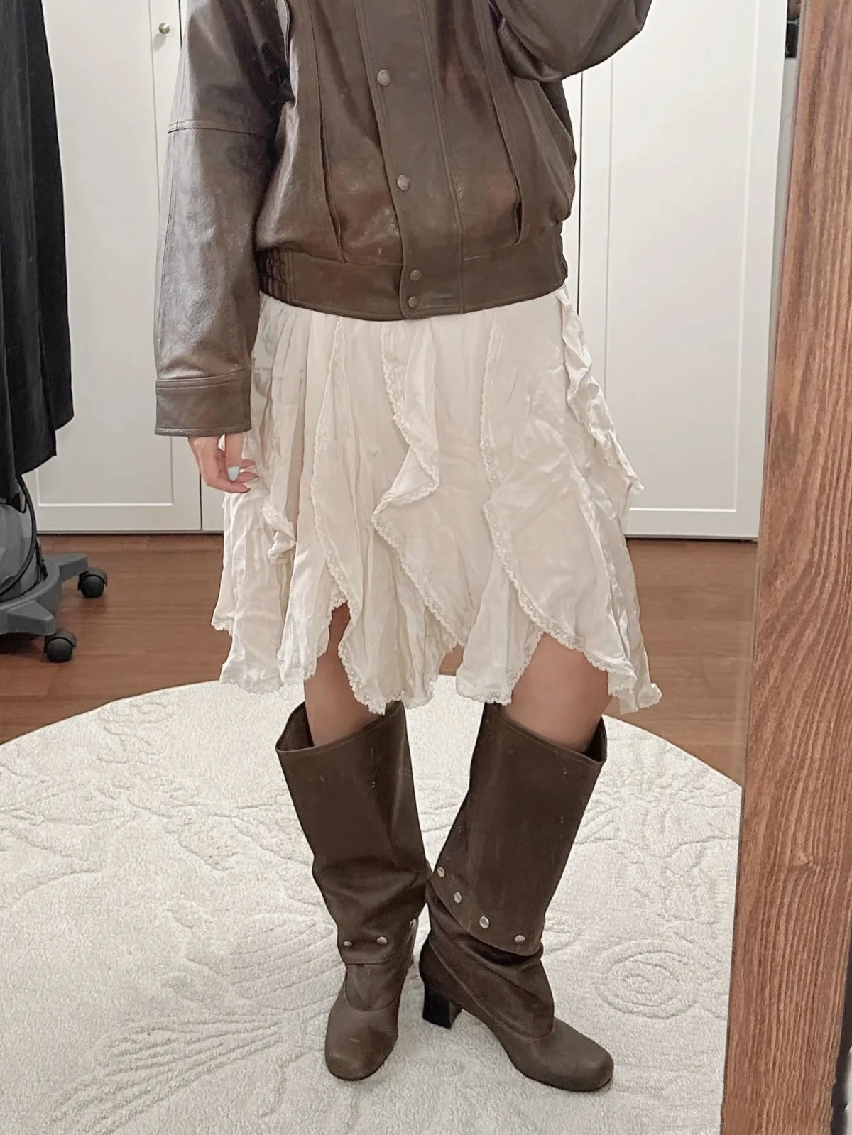 Retro Pleated Autumn Winter Women's Fashion Boots Belt Buckle Long Boots Flat Heel Round Toe Women's Boots Roman Style