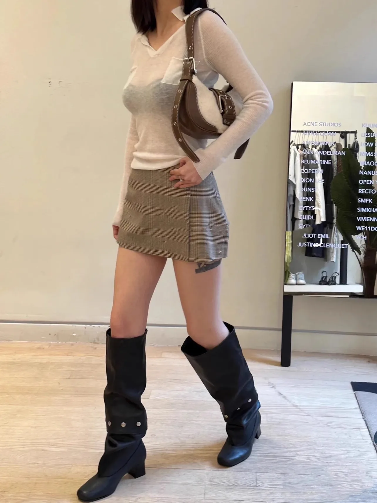 Retro Pleated Autumn Winter Women's Fashion Boots Belt Buckle Long Boots Flat Heel Round Toe Women's Boots Roman Style