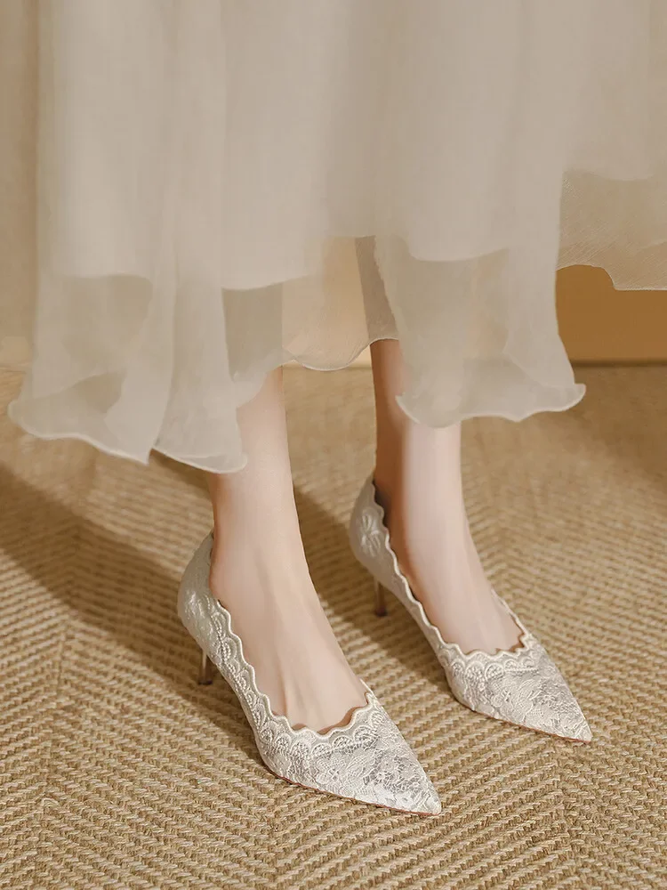 Embroidered Bridal Shoes Wedding Shoes Retro French Sandals 6.5cm High Heels Single Shoes Thin Heels Banquet Pointed Pumps Embroidered Bridal Shoes Wedding Shoes Retro French Sandals 6.5cm High Heels Single Shoes Thin Heels Banquet Pointed Pumps