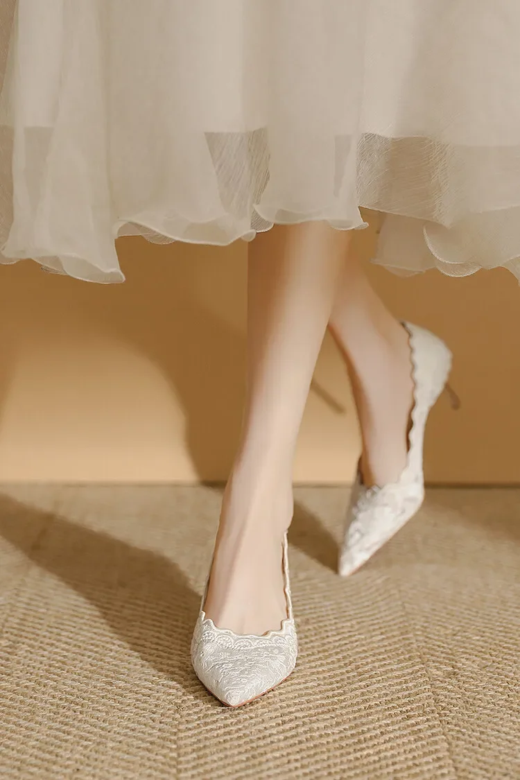 Embroidered Bridal Shoes Wedding Shoes Retro French Sandals 6.5cm High Heels Single Shoes Thin Heels Banquet Pointed Pumps Embroidered Bridal Shoes Wedding Shoes Retro French Sandals 6.5cm High Heels Single Shoes Thin Heels Banquet Pointed Pumps