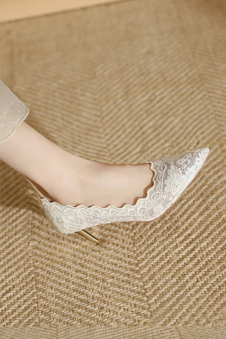 Embroidered Bridal Shoes Wedding Shoes Retro French Sandals 6.5cm High Heels Single Shoes Thin Heels Banquet Pointed Pumps Embroidered Bridal Shoes Wedding Shoes Retro French Sandals 6.5cm High Heels Single Shoes Thin Heels Banquet Pointed Pumps