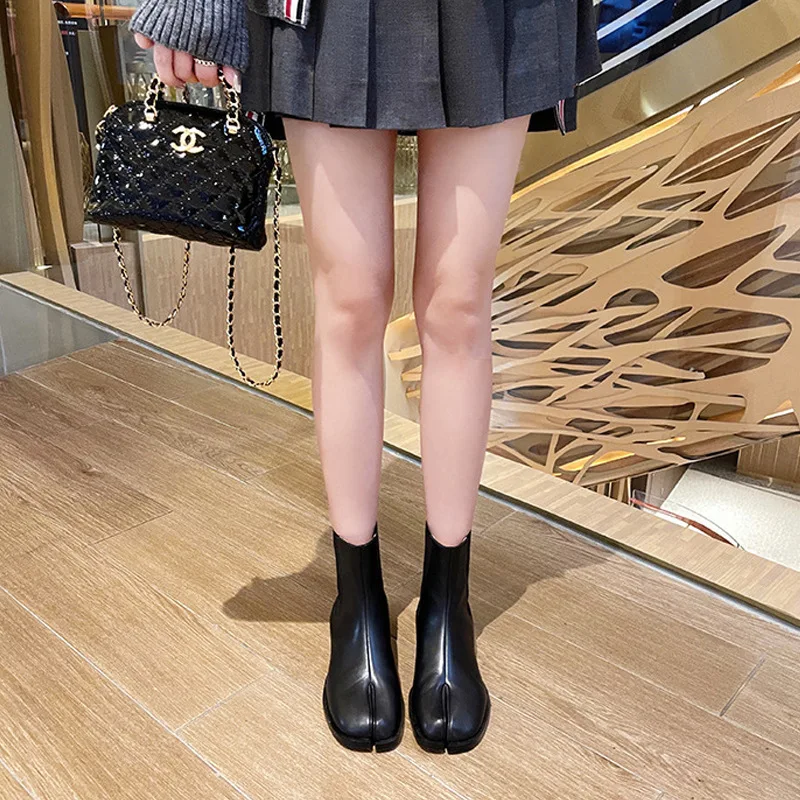 Autumn and Winter New British Style Horseshoe Shoes, Short Boots with Elastic Midsole and Personalized Design, Chelsea Autumn and Winter New British Style Horseshoe Shoes, Short Boots with Elastic Midsole and Personalized Design, Chelsea