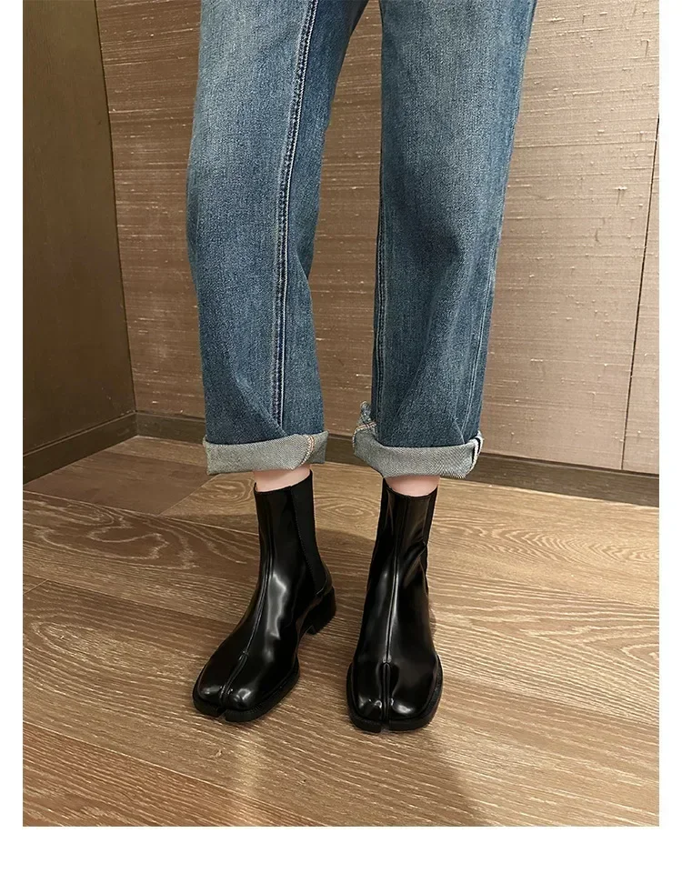 Autumn and Winter New British Style Horseshoe Shoes, Short Boots with Elastic Midsole and Personalized Design, Chelsea