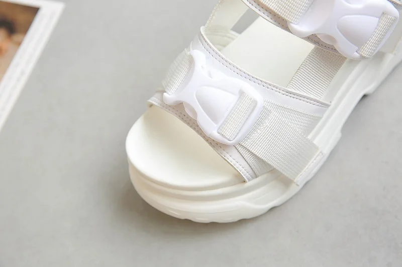 Summer Women Sandals Buckle Design Black White Platform Sandals Comfortable Women Thick Sole Beach Shoes Sport Sandalias Mujer