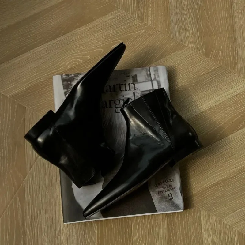 Retro Short Boots Women's Autumn/Winter Genuine Leather Pointed Chelsea Boots Womens Flat Bare shoes for Women Thin shoes Women