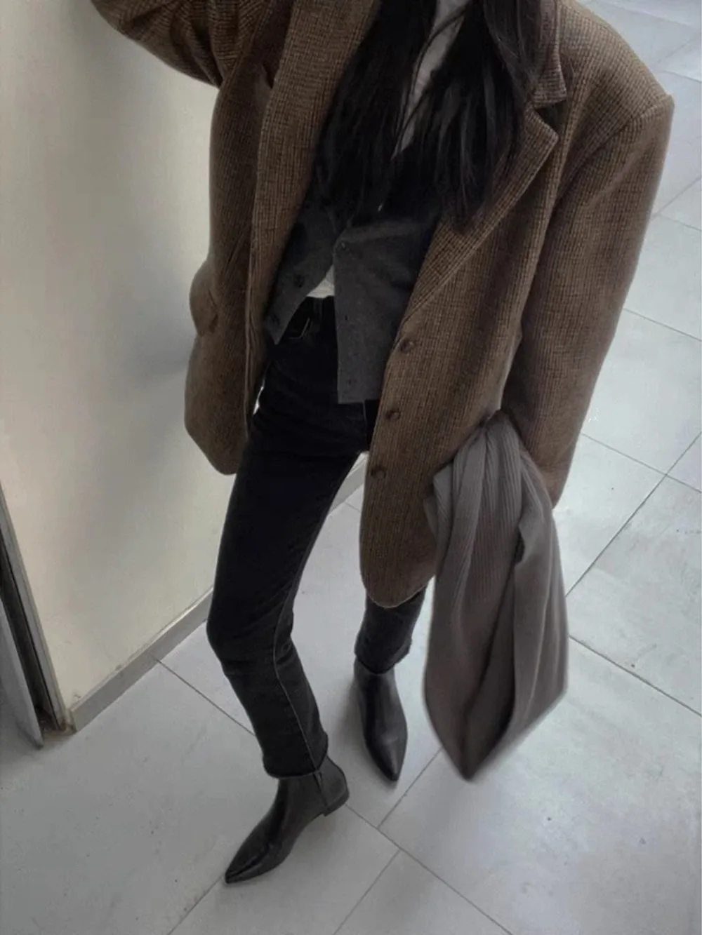 Retro Short Boots Women's Autumn/Winter Genuine Leather Pointed Chelsea Boots Womens Flat Bare shoes for Women Thin shoes Women